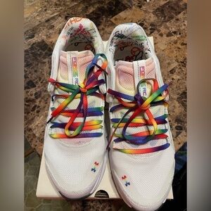 ✨Host Pick✨Under Armour Limited Edition Pride Sneakers